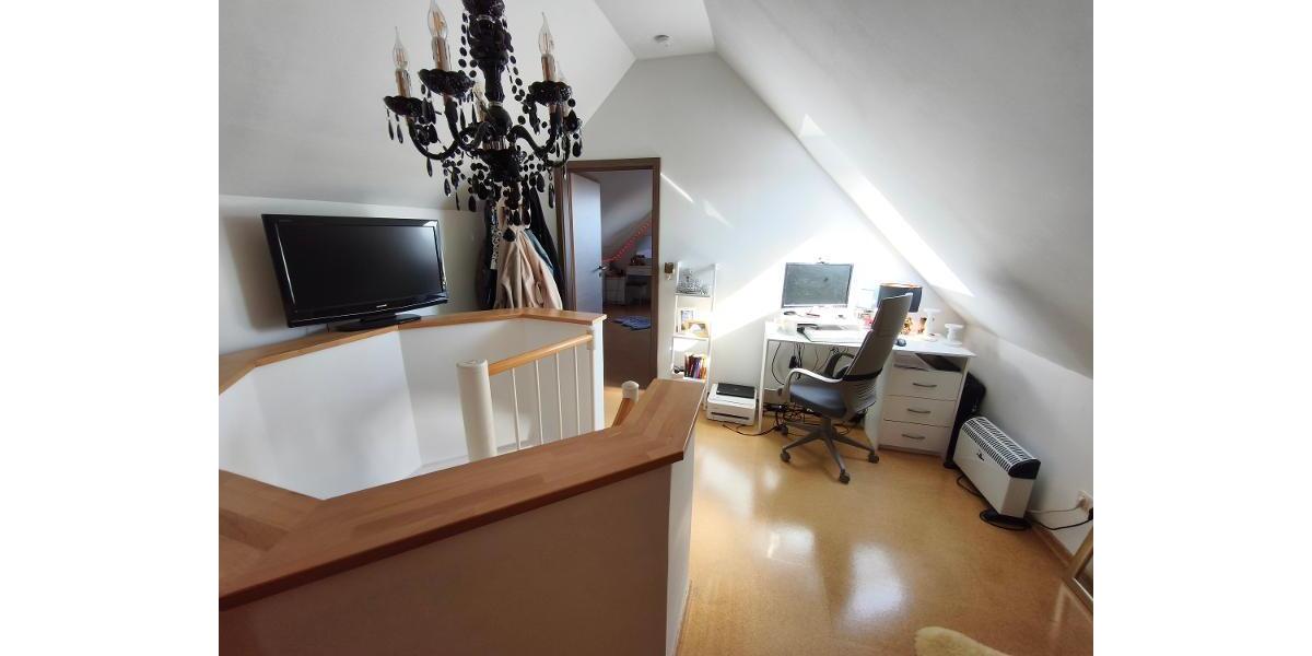 Vorraum Galerie mit Einbauschrank Bild 2