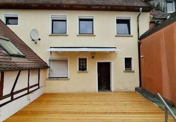Wohnung Neuhof a d Zenn - 5 Zimmer, 151 m&sup2;, 995&euro; | Angebot:26999487