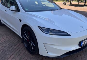Tesla Model 3 30.500 km 46.800 &euro; Erlangen 91054