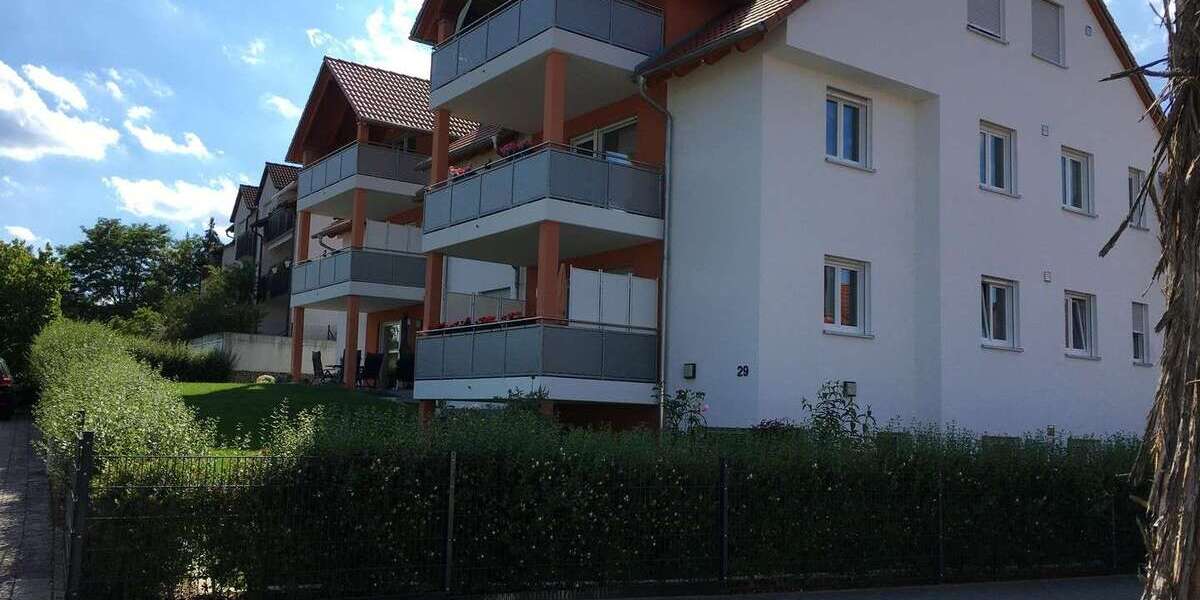 Etagenwohnung Cadolzburg - 3 Zimmer, 97 m&sup2;, 1.050&euro; | Angebot:27328867