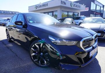 BMW i5 16.000 km 67.999 &euro; Fürth 90763