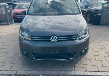 VW Touran 167.953 km 9.999 &euro; Fürth 90763